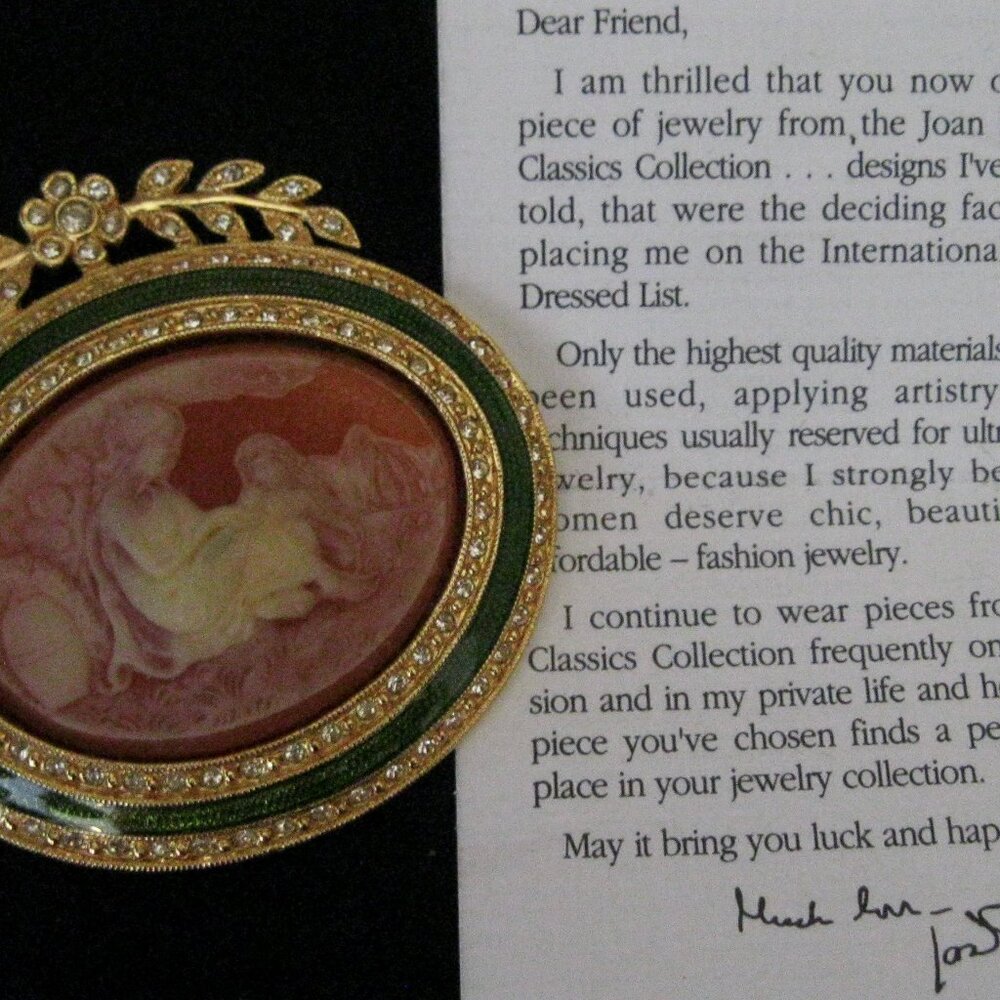 "JOAN RIVERS CAMEO-TYPE VERY RARE BROOCH SIGNED NEW OLD STOCK" BEAUTIFUL!"